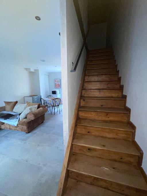 Maisonnette Secteur Monastere De Brou Proche Centre *