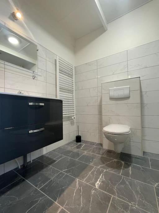 Maisonnette Secteur Monastere De Brou Proche Centre *